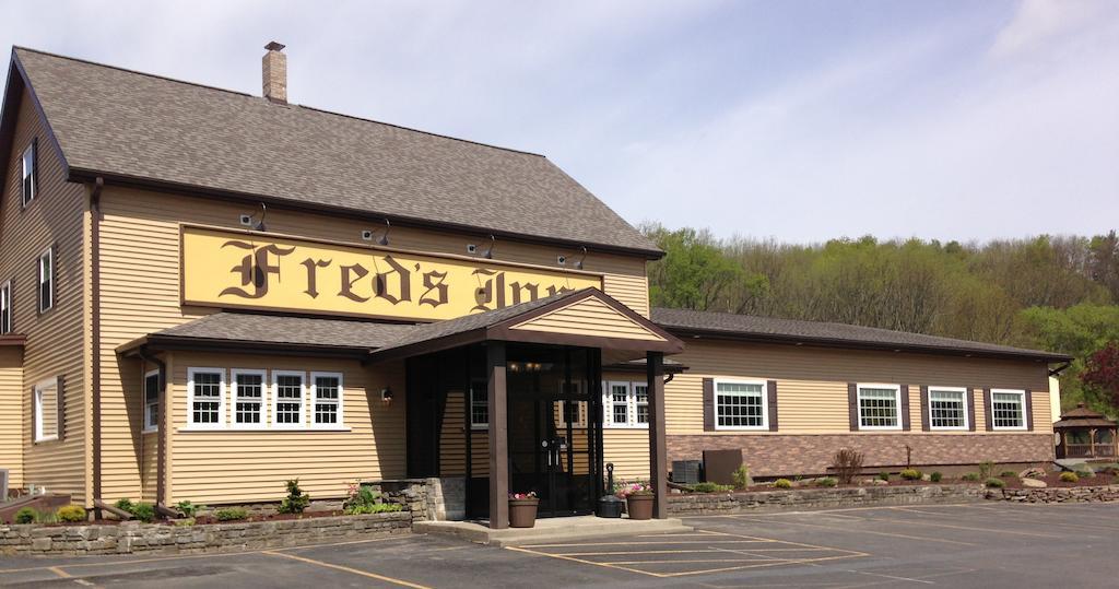 Fred'S Inn Restaurant & Lodging Norwich Εξωτερικό φωτογραφία