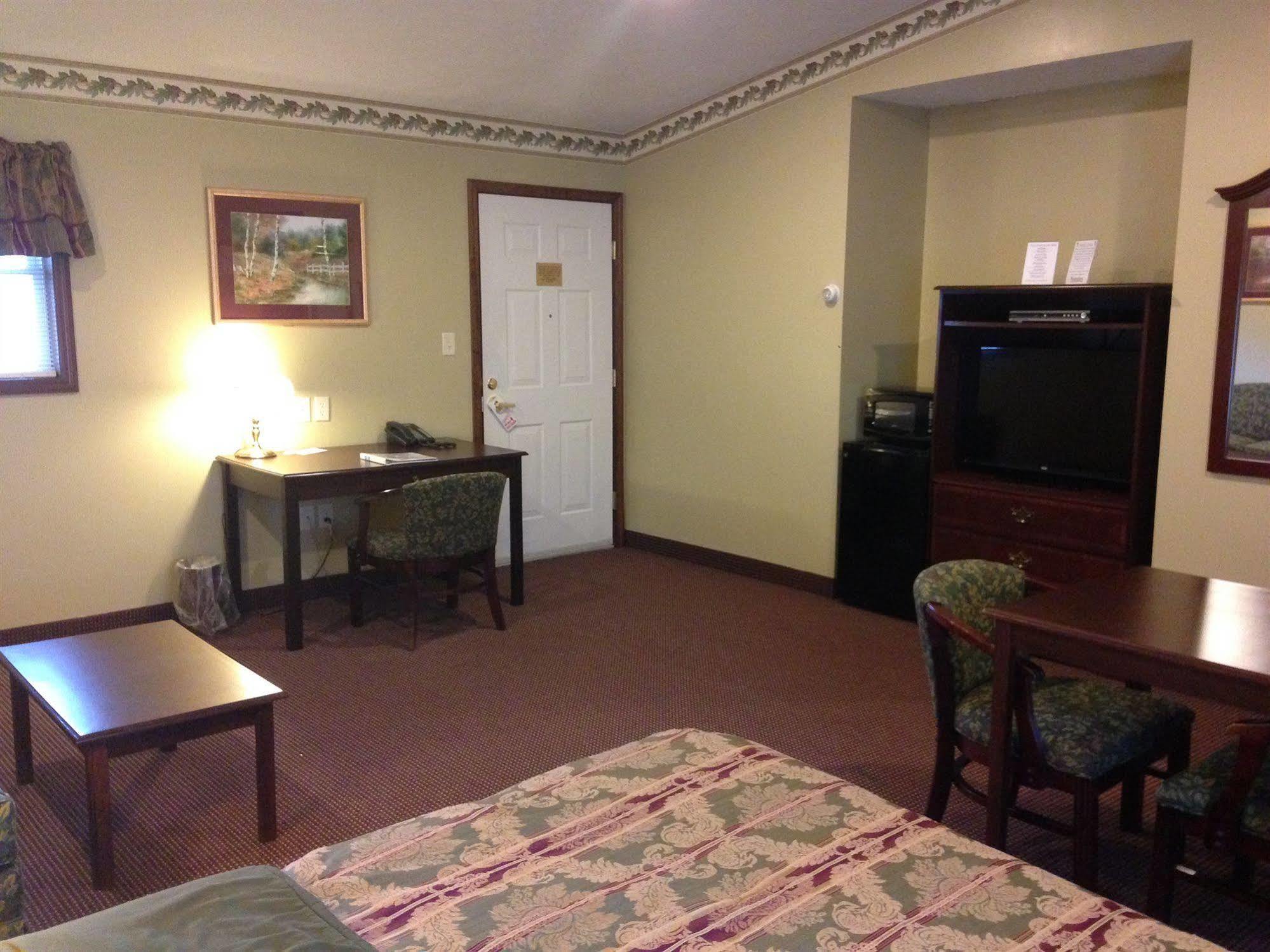 Fred'S Inn Restaurant & Lodging Norwich Εξωτερικό φωτογραφία
