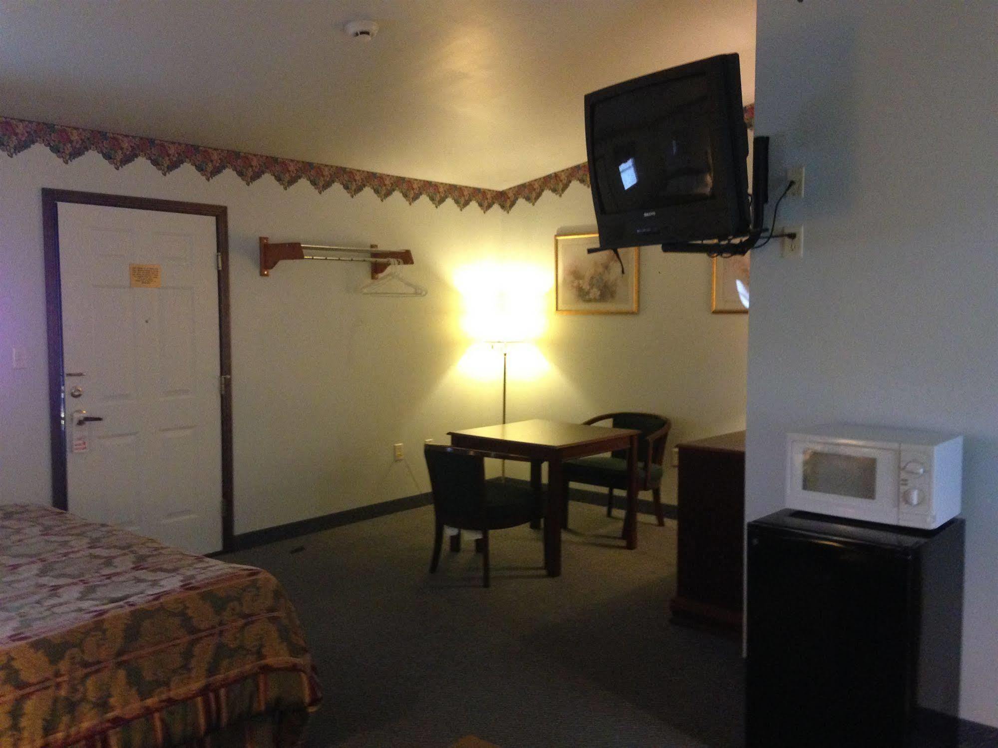 Fred'S Inn Restaurant & Lodging Norwich Εξωτερικό φωτογραφία